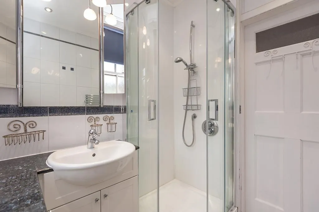 Canongate Apartment Edinburgh