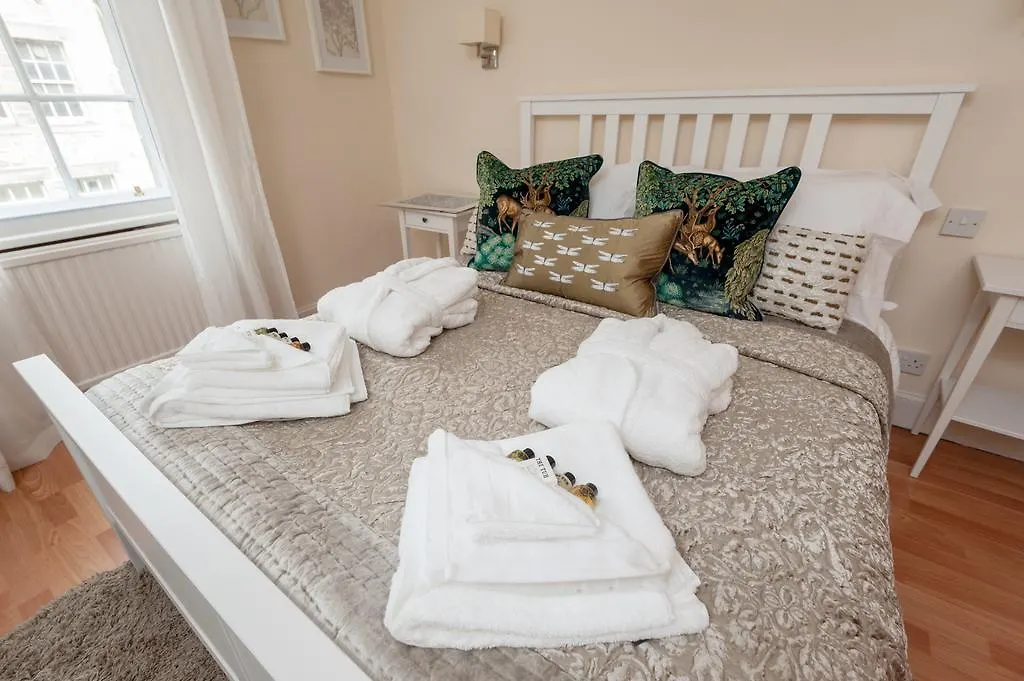 Canongate Apartment Edinburgh