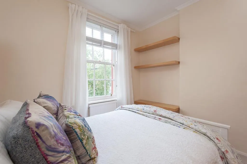 Canongate Apartment Edinburgh